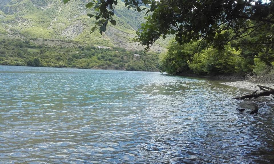 Kulla E Vjeter Hotel Koman Kültér fotó