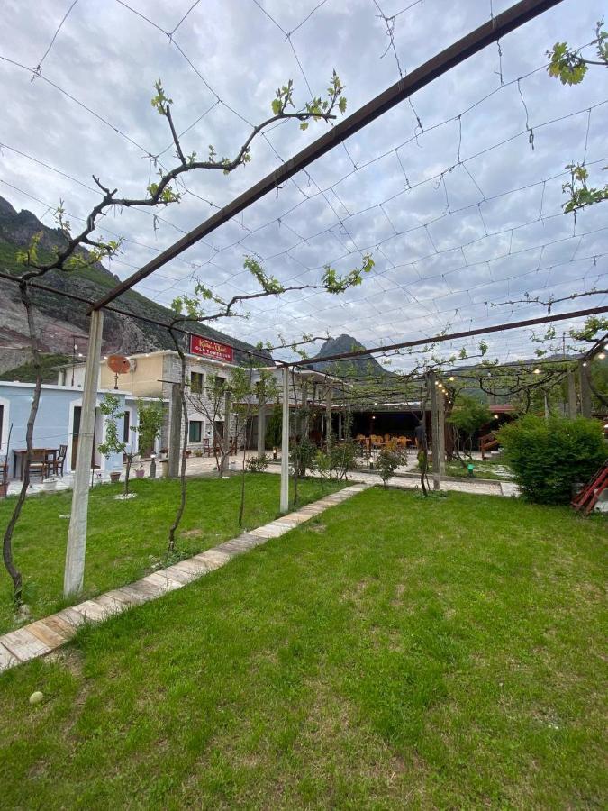 Kulla E Vjeter Hotel Koman Kültér fotó