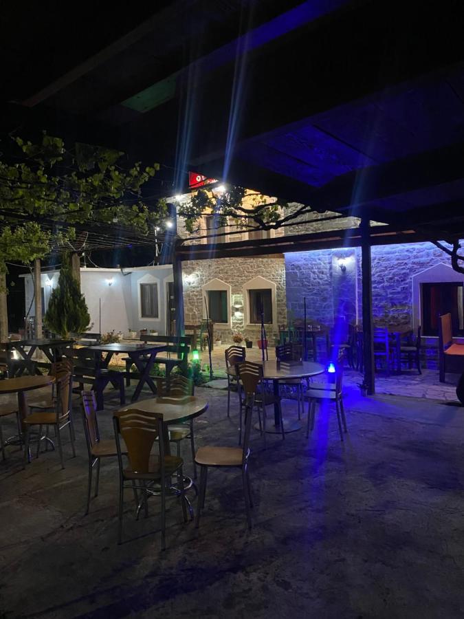 Kulla E Vjeter Hotel Koman Kültér fotó