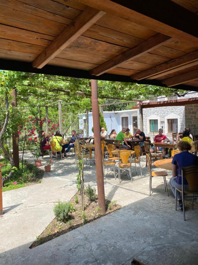 Kulla E Vjeter Hotel Koman Kültér fotó