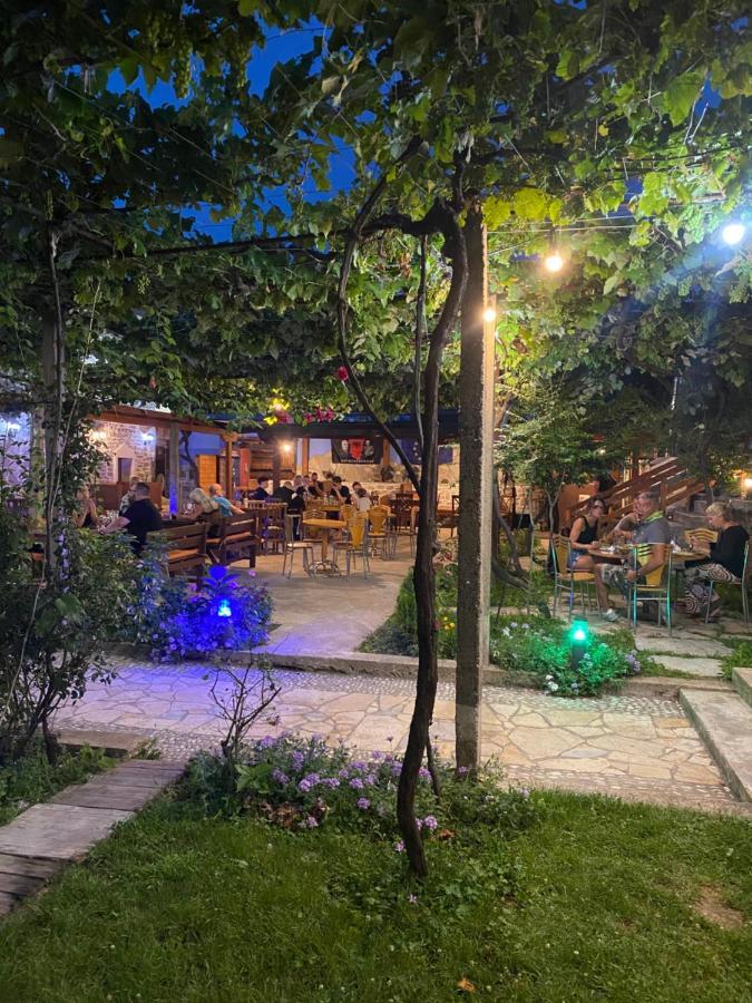 Kulla E Vjeter Hotel Koman Kültér fotó